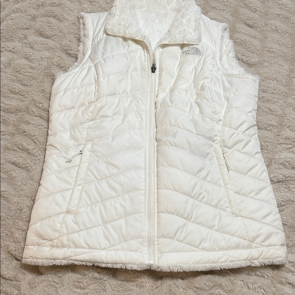 The North Face Cream Quilted Reversible Puffer Vest